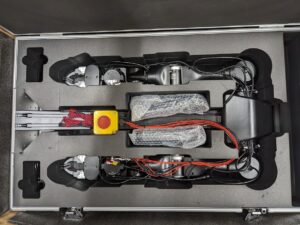 開梱時の製品収納状態 (上部ステレオカメラ付き)
