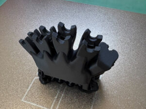 手の甲にあたる部分の3Dプリントパーツ